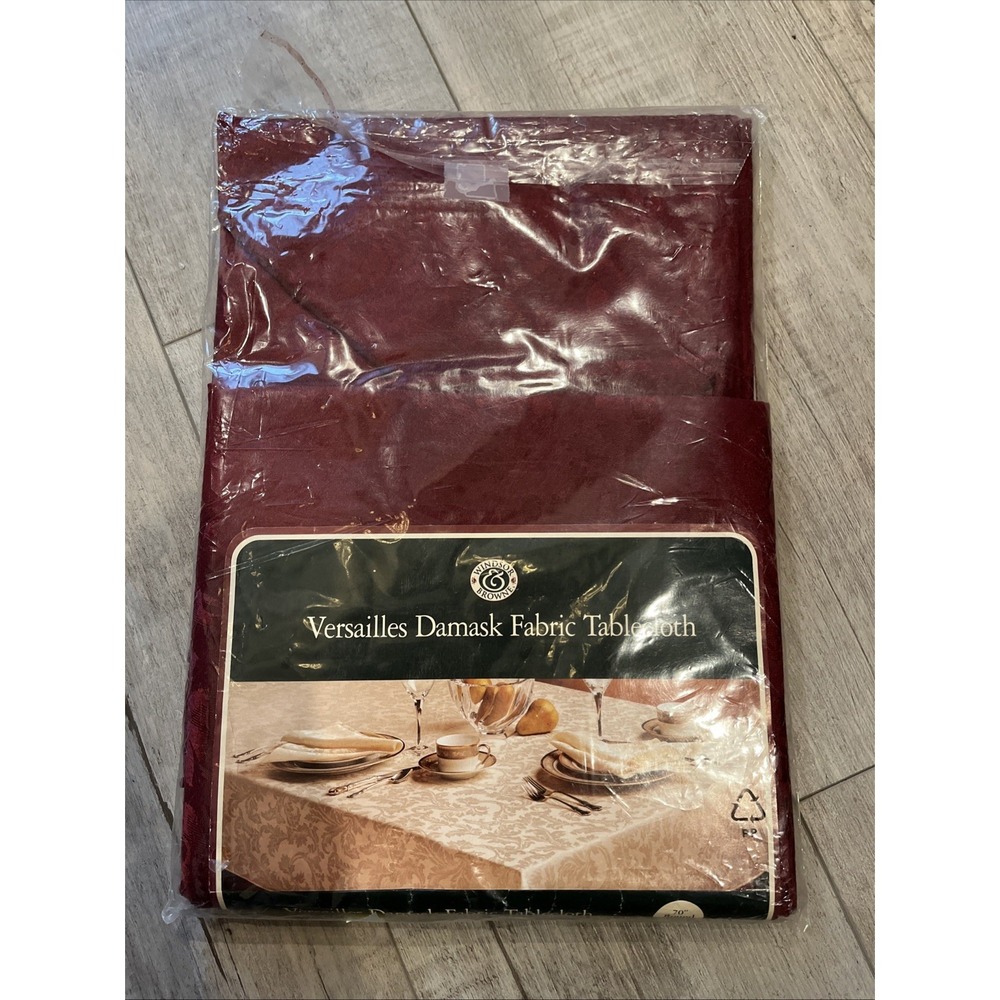 VTG Windsor Browne Versailles Damask Tablecloth Burgundy 70" Round 1990's